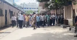 তদন্ত ছাড়া চাকরি থেকে অব্যাহতি: সচিবালয়ে কর্মকর্তা-কর্মচারীদের বিক্ষোভ